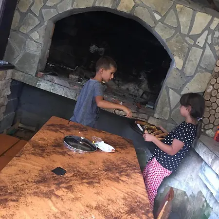 Vikendica Raj * Travnik