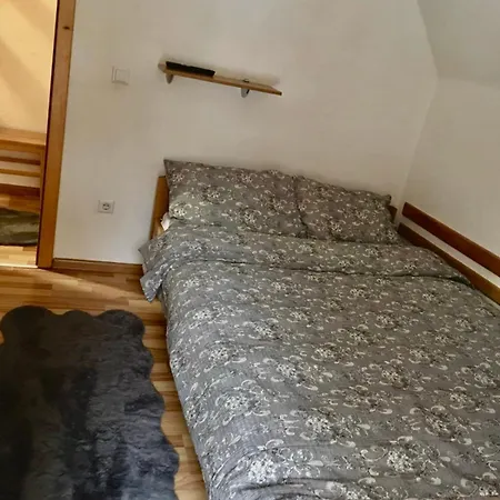 Vikendica Raj بيت للعطل